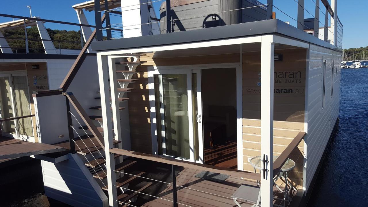 House Boat - Floating House Sofia Hotel Pula Eksteriør billede